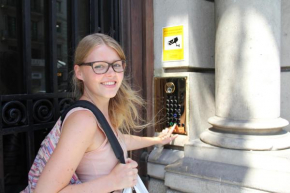  Alternative Creative Youth Hostel Barcelona  Барселона